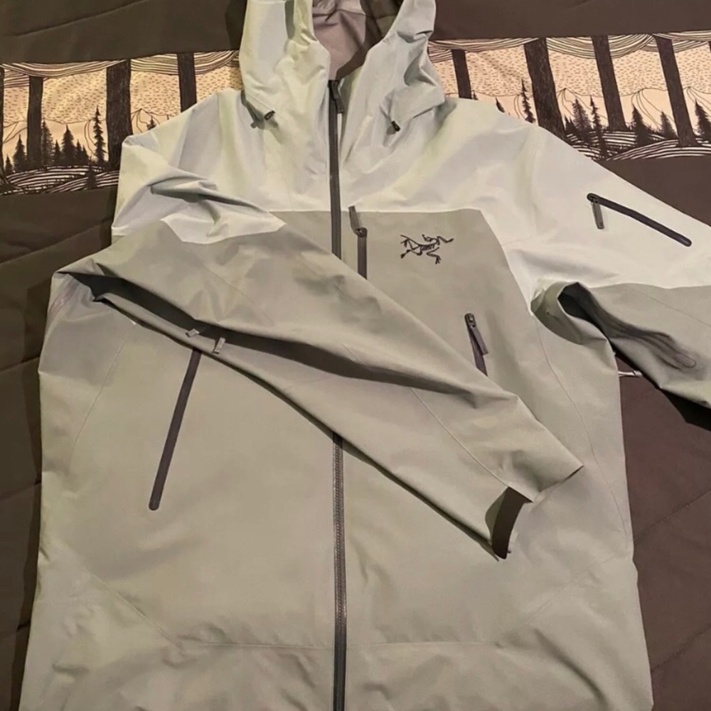 Arcteryx Sabre LT Jacket (Men’s)
